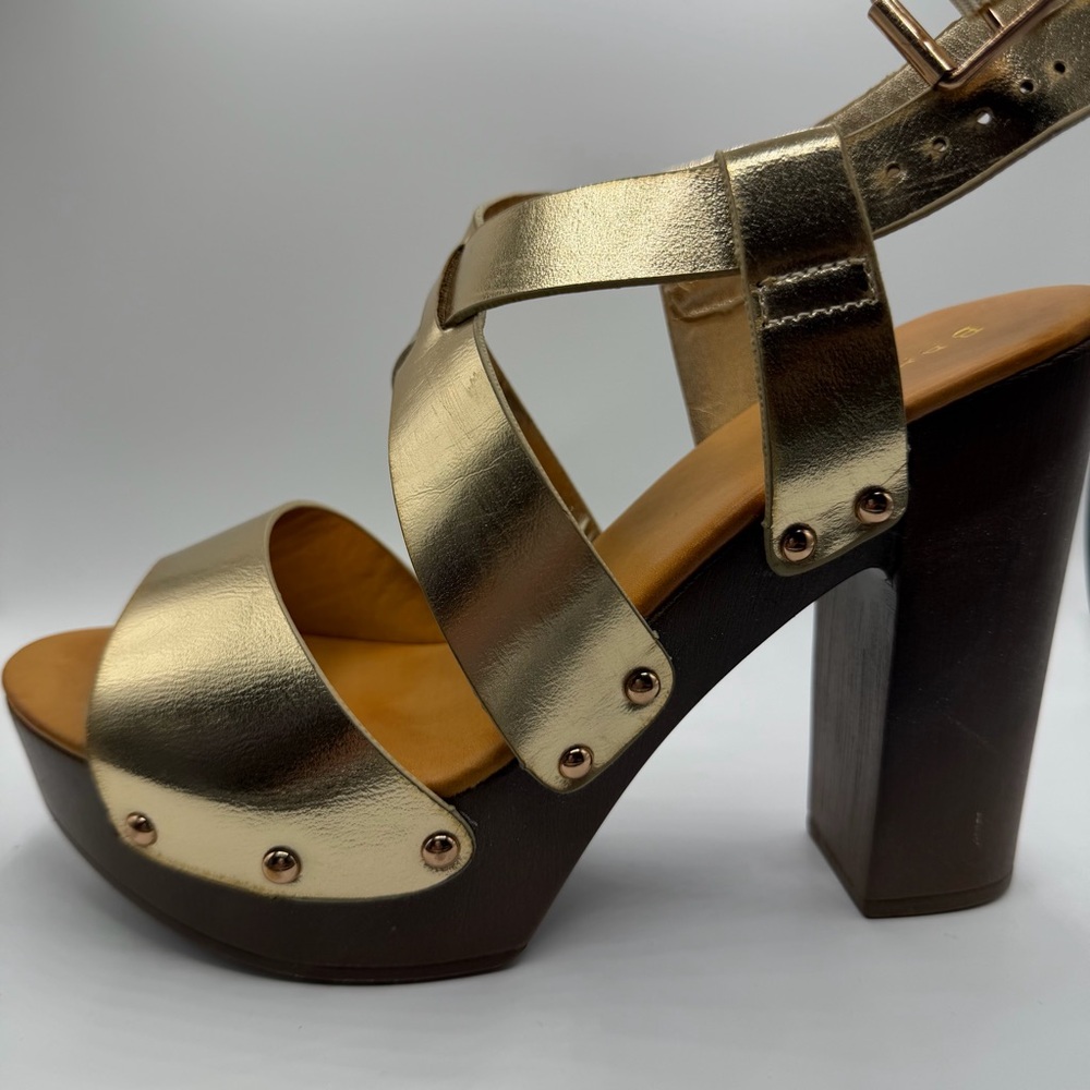 BAMBOO Metallic Gold Platform Heels Size 8.5